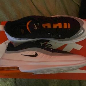 Nike Air Max Axis, Black/Orange/Grey